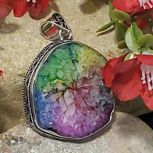 Jewelry - 💜 RAINBOW SOLAR QUARTZ PENDANT - The stone of harmony and spirit